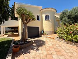 Villa En venta en Dénia photo 0