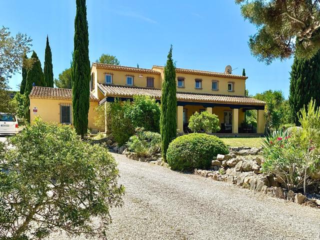 Villa En venta en Dénia photo 0