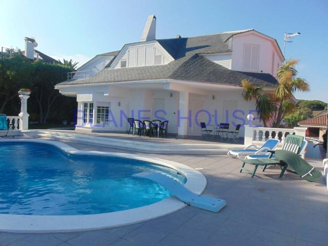 Villa en venta photo 0