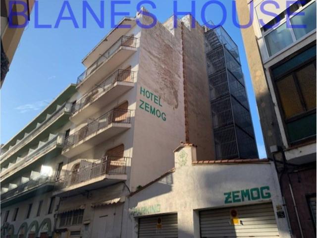 Hotel en venta en Casc Antic photo 0