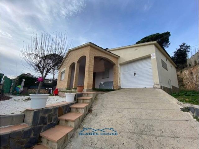 Casa en venta en Maçanet de La Selva photo 0