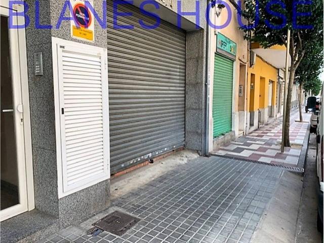 Local comercial en venta en Mont-Ferrant-Sant Joan photo 0