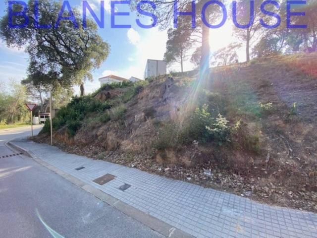 Terreno en venta en Urbanitzacions El Mas Móra-Sant Daniel-Blanes Mar photo 0