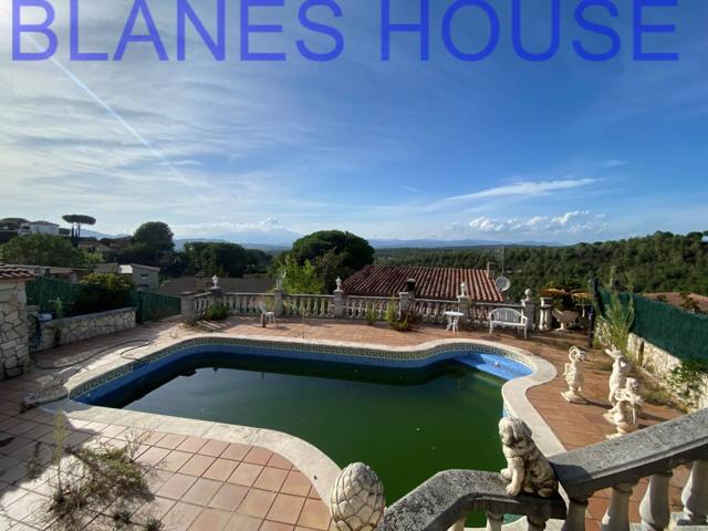 Casa en venta en Urbanitzacions El Mas Móra-Sant Daniel-Blanes Mar photo 0