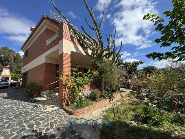 Casa en venta en Riudarenes photo 0