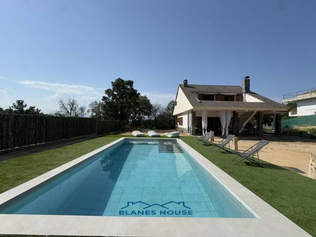 Casa en venta en Vidreres photo 0