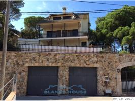 Chalet en venta en Lloret de Mar photo 0