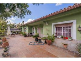 Venta de una amplia casa en Bigues i Riells del Fai photo 0