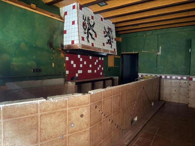 Local comercial en Venta en Tarrega Lleida photo 0