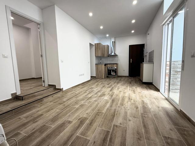 BAJO A ESTRENAR DE 2 HABITACIONES, 1 BAÑO Y PATIO DE 10 M2 EN ZONA MOLINILLO, MÁLAGA CAPITAL photo 0