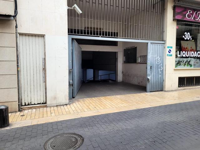En venta en Reus plaza de parking y trastero Edificio Quer photo 0