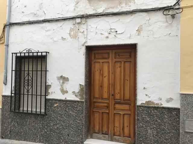 Casa en Venta en Calle Almazán 14 Lucena, Córdoba photo 0