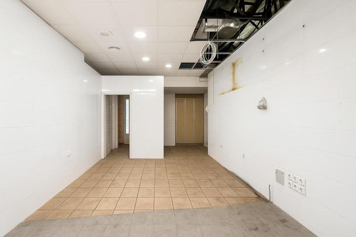 Local en venta en Murcia de 80 m2 photo 0