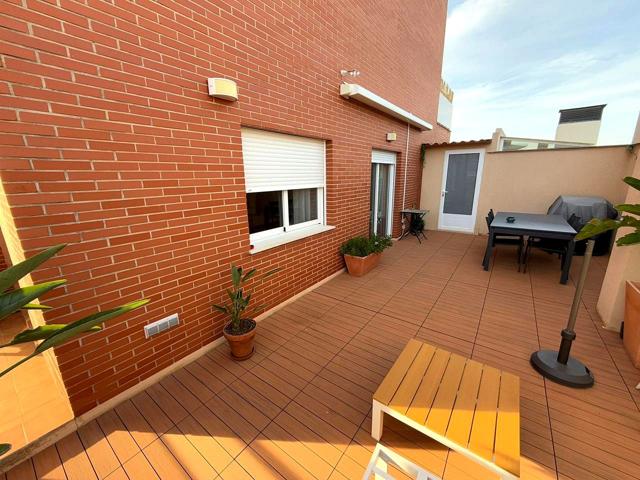 Ático en alquiler en Santiago y Zaraíche de 97 m2 photo 0