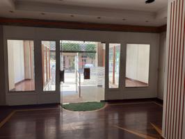 SE VENDE LOCAL COMERCIAL EN CAMELIAS photo 0