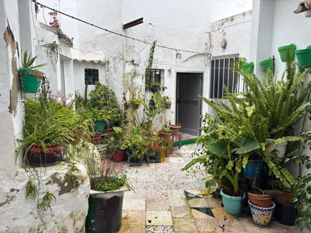 CASA PARA REFORMAR EN CASCO ANTIGUO DE VEJER photo 0