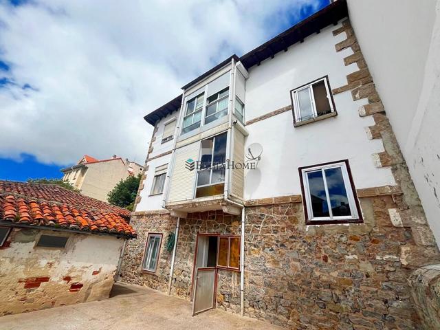 🏘️ Edificio de Tres Alturas con Patio y Vistas al Río – Oportunidad para Reformar en el Corazón de photo 0