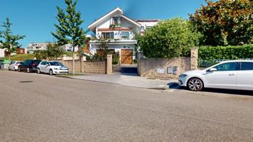 🌟 Chalet en Ernest Lluch, Santander – ¡A 5 min del Sardinero! 🌊🏡 photo 0