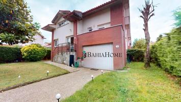 CHALET PAREADO EN URBANIZACION PRIVADA photo 0