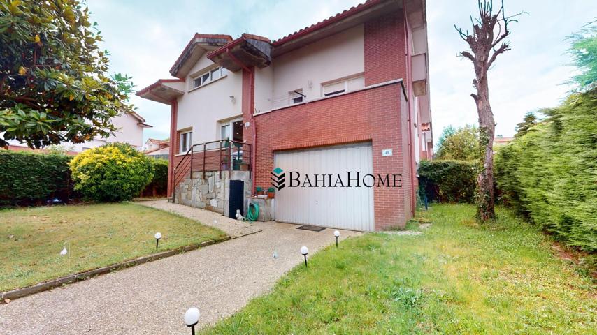 CHALET PAREADO EN URBANIZACION PRIVADA photo 0