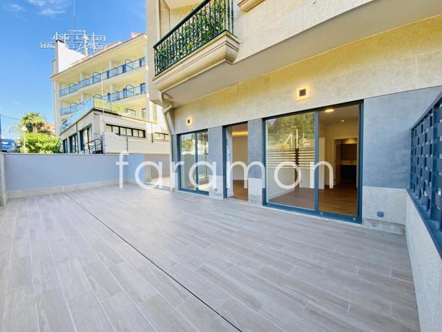 Fantástico piso con terraza a 100 metros de la playa de SIlgar photo 0