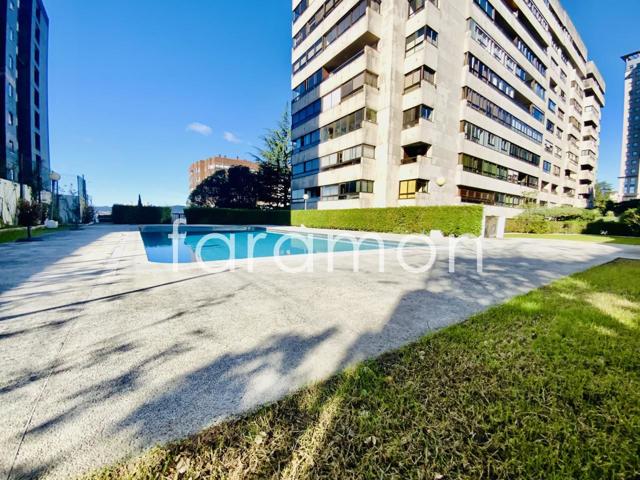 FANTASTICO PISO REFORMADO EN URBANIZACION PRIVADA CON PISCINA Y JARDIN photo 0