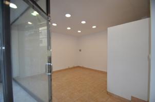 Local comercial en alquiler photo 0
