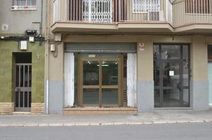 Local comercial de alquiler situado en el centro de Vilanova photo 0