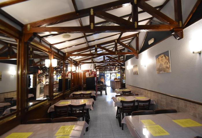 Se traspasa por jubilación restaurante a pleno rendimiento en la mejor zona de Vilanova photo 0