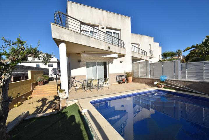 Casa en venta con piscina photo 0