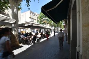 ZONA VIP: Local en alquiler en la Rambla Principal de Vilanova photo 0