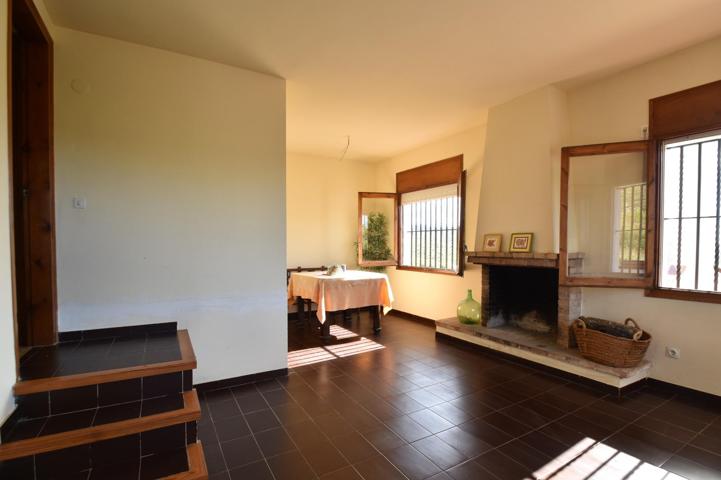 CASA UNIFAMILIAR CON MÁS DE 3 HECTÁREAS DE TERRENO photo 0