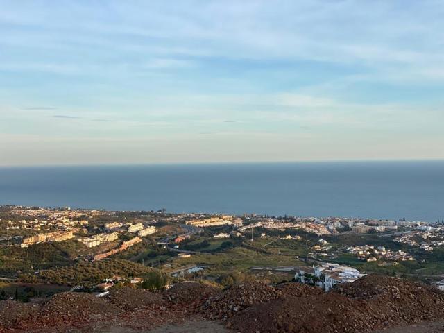 Bajo con terraza 29 m2 SUR con vista al mar y montaña photo 0