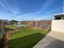 Bajo con terrazas SUR 135 m2, Jardín 166 m2, sótano 44 m2 con aparcamiento y trastero. photo 0