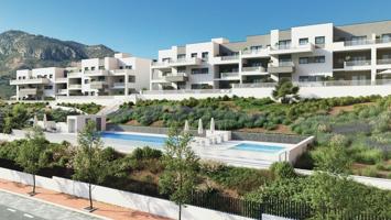 Piso con terraza 13.2 m2 SUROESTE con 2 plazas de garaje y trastero en Benalmádena photo 0