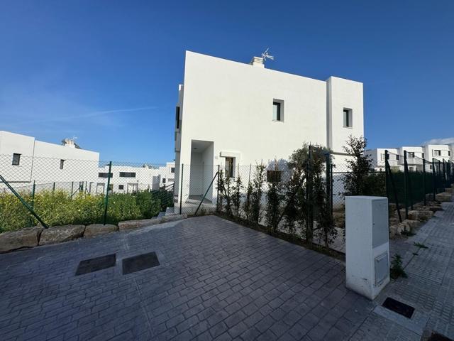 Pareado en parcela de 320 m2. photo 0