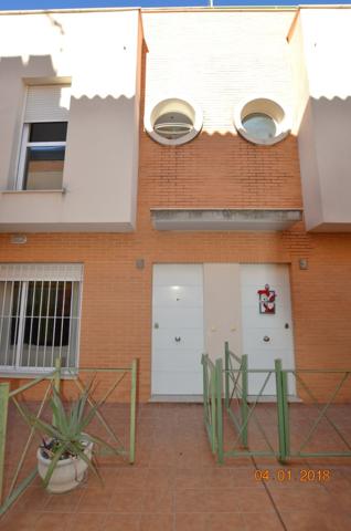 SE ALQUILA MAGNÍFICA VIVIENDA EN LA FONT photo 0