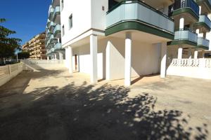 SE VENDE LOCAL COMERCIAL A POCOS PASOS DEL MAR photo 0