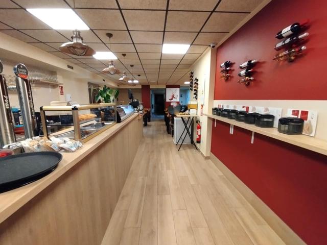 SE ALQUILA BAR EN CENTRO DE GANDÍA CON TRASPASO photo 0