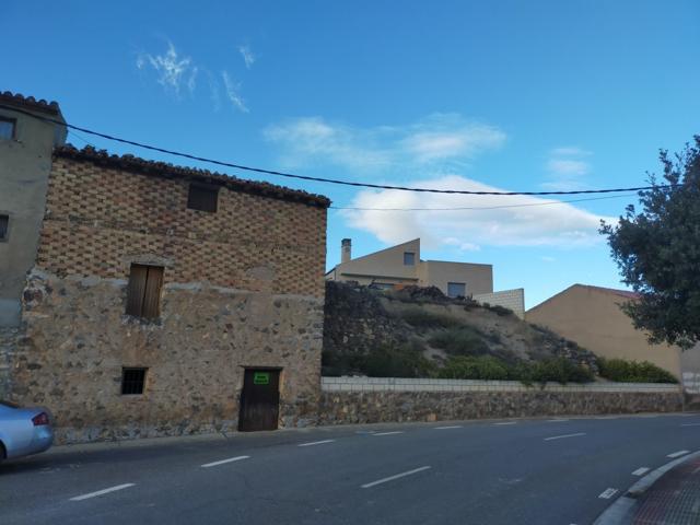 Almacén de tres plantas con terreno en Cabretón! La Rioja photo 0