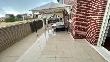 Se vende piso con gran terraza, garage y piscina comunitaria en Santo Domingo (La Rioja) por 125000€ photo 0