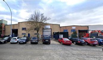 Nave en venta en rentabilidad (6,8%). Con placas solares y patio. Berrioplano. Puente grua photo 0