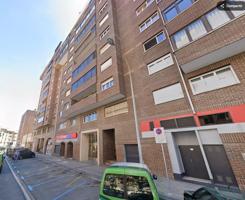 Piso grande en venta en Azpilagaña (universidades) con inquilino photo 0