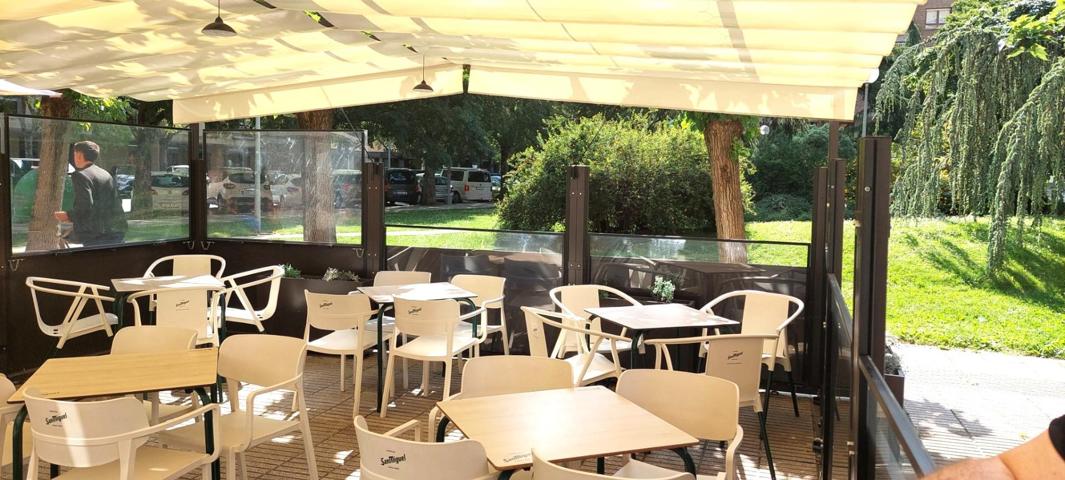 Venta bar por jubilacion, plena actividad, terraza, Iturrama photo 0