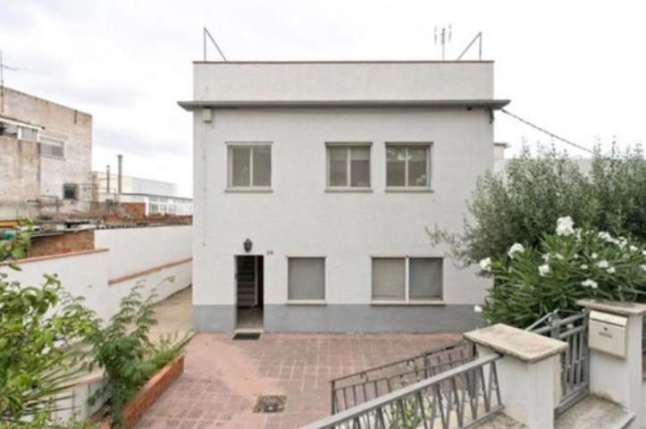 Casa En venta en Uruguai, Font Verda, Granollers photo 0