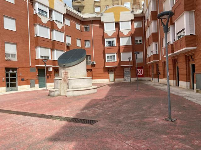 Local en venta en Tarancón de 61 m2 photo 0