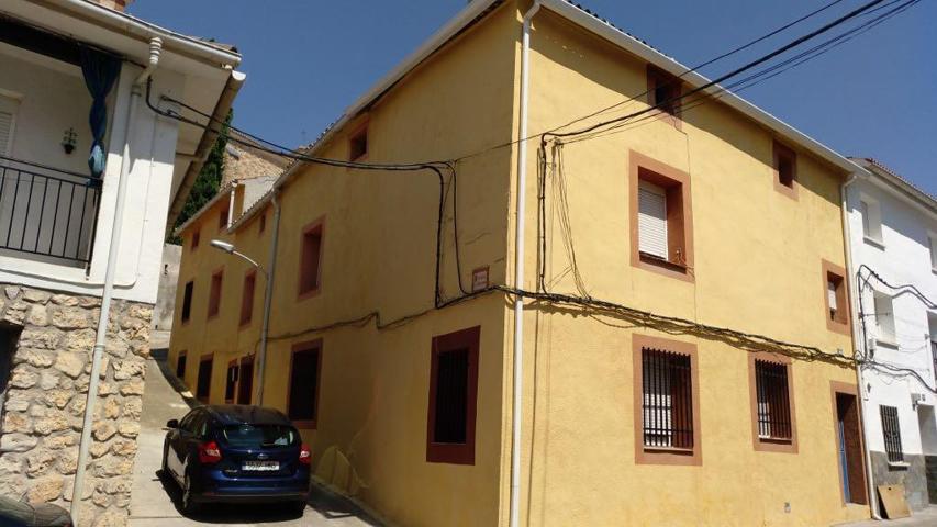Casa De Pueblo en venta en Illana de 228 m2 photo 0