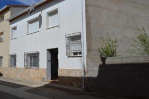 Casa - Chalet en venta en Montalbo de 203 m2 photo 0