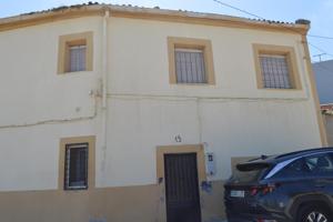 Casa - Chalet en venta en Santa Cruz de la Zarza de 220 m2 photo 0