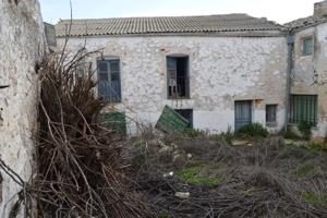 Casa De Pueblo en venta en Almendros de 230 m2 photo 0